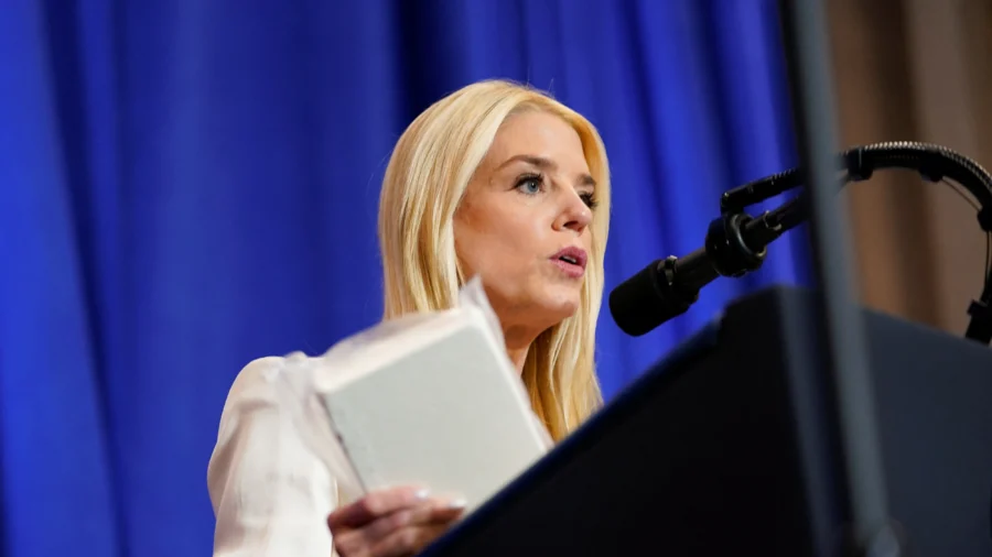 Bondi Holds News Conference on Combatting Drug Cartels
