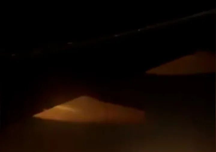 Boeing 737 Returns to LAX After Engine Fire