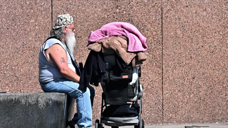 LA Homelessness Drops for Second Straight Year