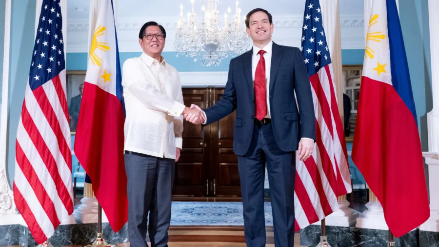 Philippines Balances Relations With US and China