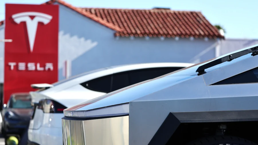 Tesla Likely to Face 'A Few Rough Quarters' From End of EV Support, Musk Says