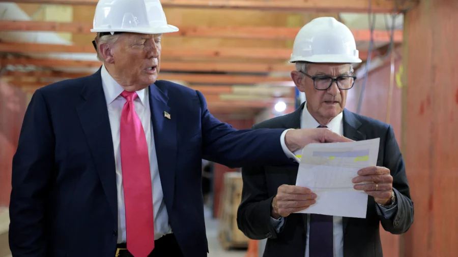 Trump, Powell Disagree Over Fed Renovation Costs in Construction Site Visit