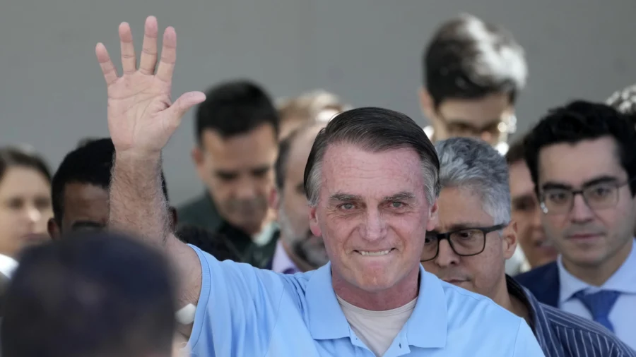 Brazil’s Supreme Court Declines to Arrest Bolsonaro for Violating Social Media Ban