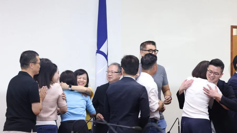 Taiwan’s China-Friendly Opposition Lawmakers Survive Recall Vote
