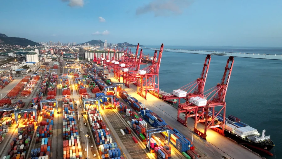 US, China to Resume Trade Talks Ahead of August Deadline