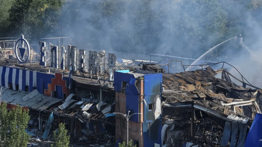 At Least 10 Killed Within 24 Hours in Russian Attacks on Ukraine