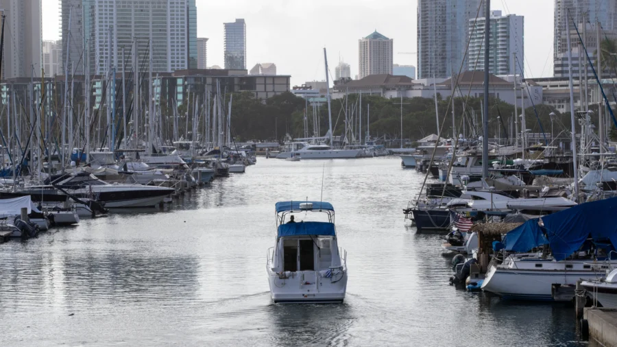 Mixed Views of Hawaii Beach and San Francisco Bay Area After Authorities Issue Tsunami Warnings