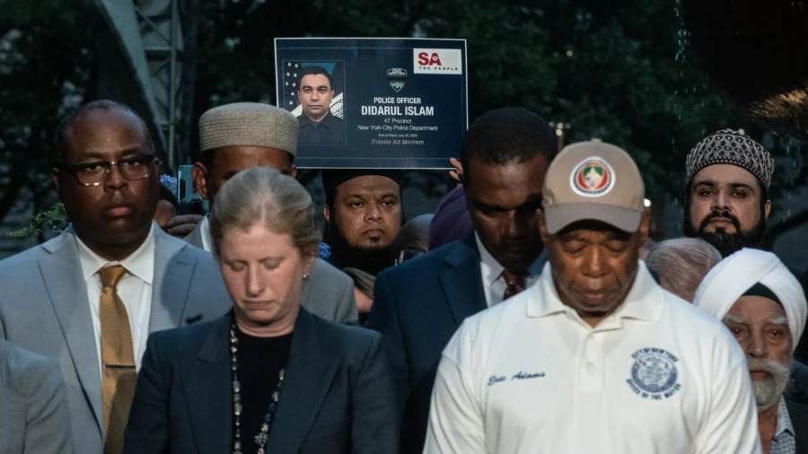 New York City Holds Prayer Vigil for Manhattan Shooting Victims