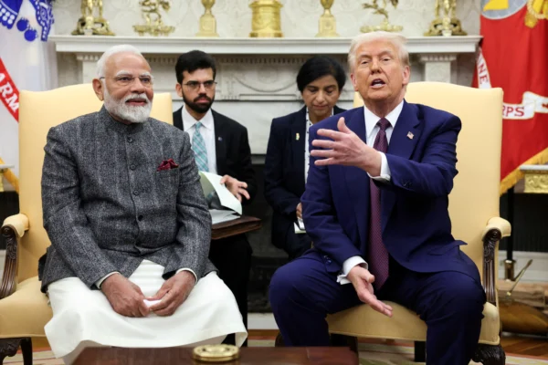 India Balances Relations with US and China Amid Trade Tensions | NTD