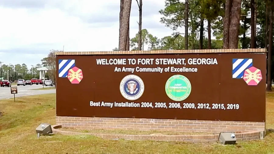 US Army Secretary and Fort Stewart Commander Brief Media
