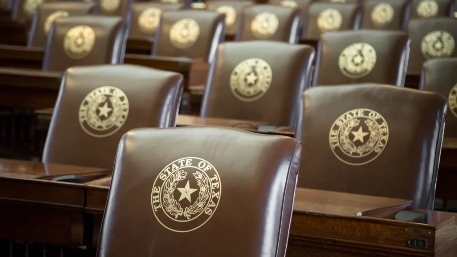Texas Holds Legislative Session After Democrat Lawmakers Depart