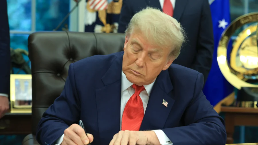 Trump Hosts Signing Ceremony for Peace Agreement Between Armenia and Azerbaijan