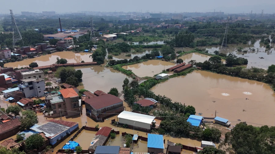 Many Parts of China Battered by Floods: Witnesses
