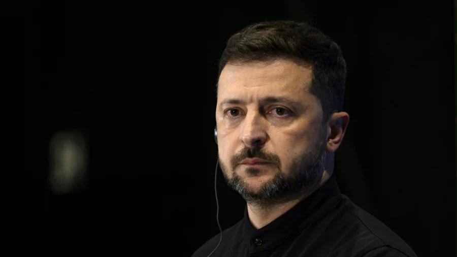 Zelenskyy Says Russia Is Preparing for New Offensive Despite Planned Trump–Putin Meeting