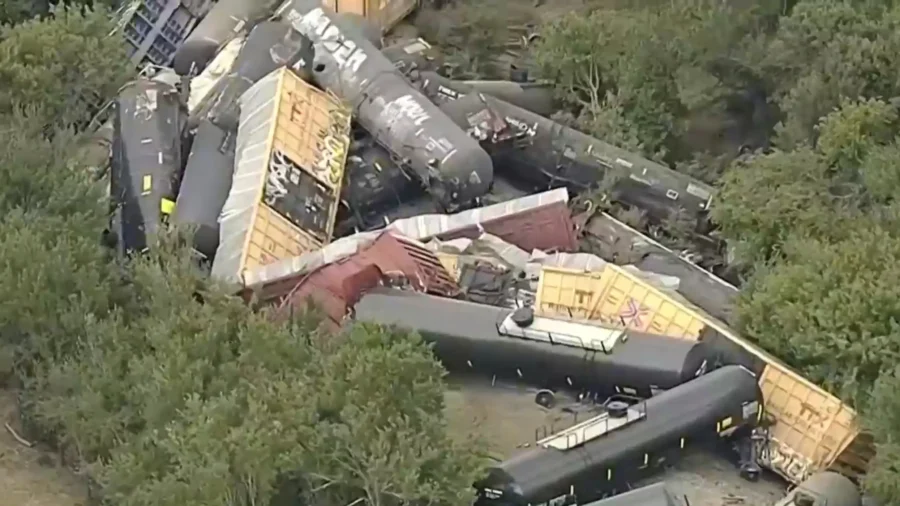 35 Train Cars Carrying Hazardous Materials Derailed in Texas