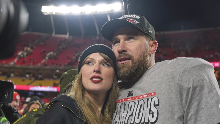 Taylor Swift, Travis Kelce Announce Engagement