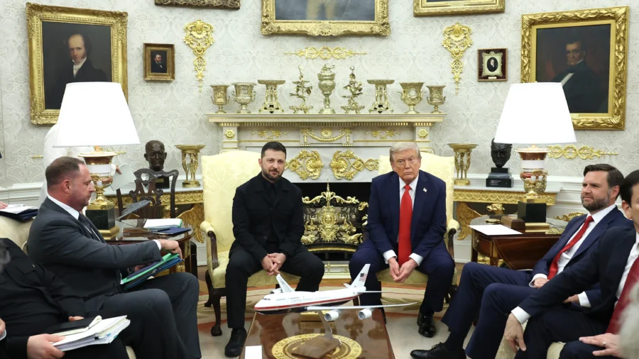'Historic': Panel Discusses Likelihood of Russia–Ukraine Peace Deal After White House Meeting