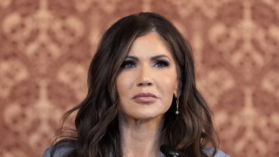 Secretary Noem Blocked From Entering Public Building