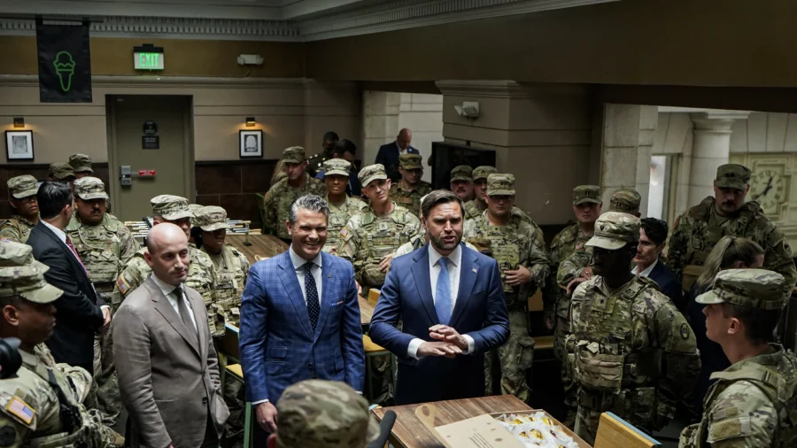 Vice President and Defense Secretary Visit Soldiers in Washington