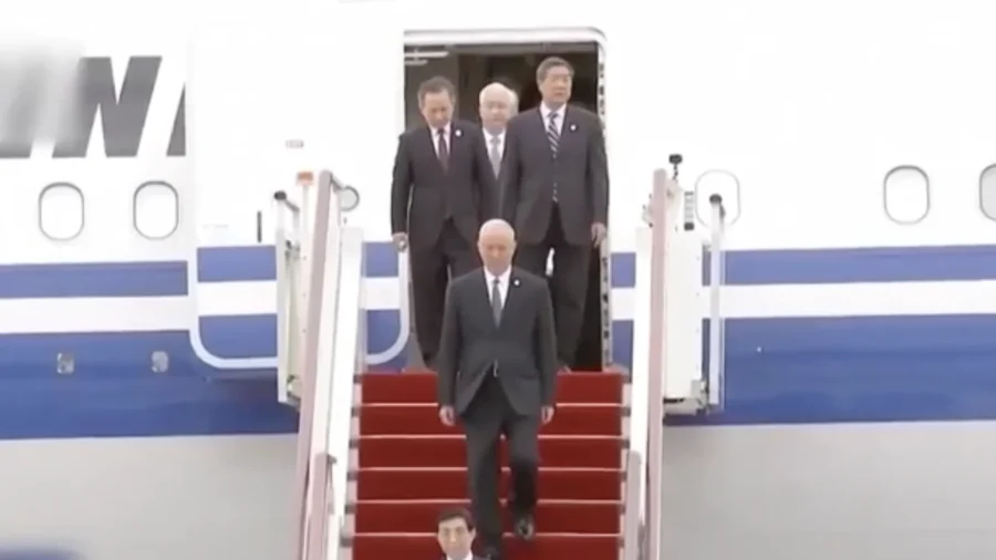 Xi Jinping's Rare Tibet Trip Sparks Speculation