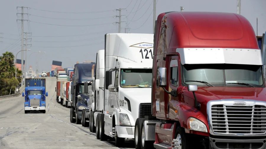 Trump Admin Threatens to Cut Funding for 3 States Over Trucker English Rule Enforcement