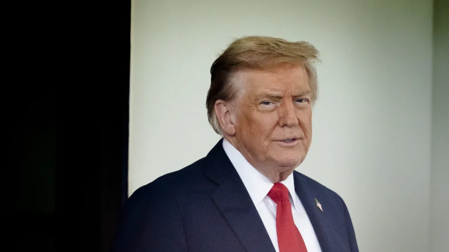 Trump Makes Oval Office Announcement (Aug. 22)