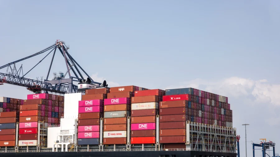 Professor of Finance Explains Economic Impact of the End of 'De Minimis' Trade Exemption