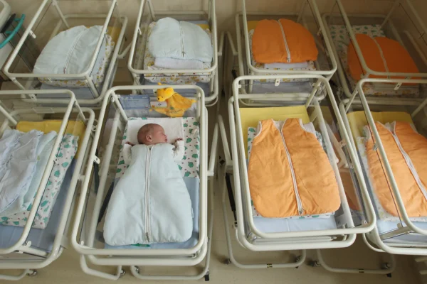 Trump's Orders Target 100K Birth Tourism Cases a Year, Explains Immigration Judge