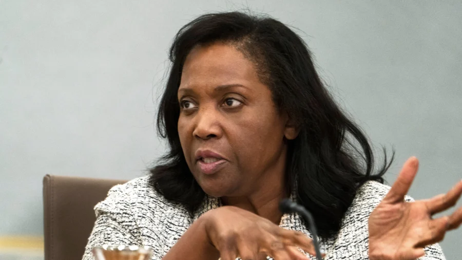 Cook to Stay on as Fed Governor, Trump Mulls Successor