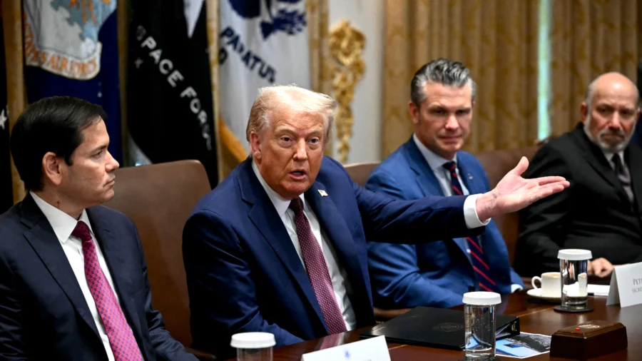 Trump Says He's Ready to Put More Pressure on Russia If No Peace Progress