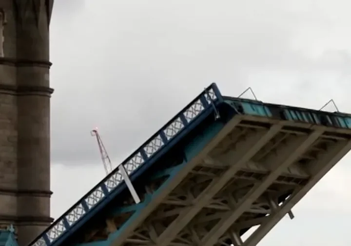 Viking Longship Replica Sails Through London’s Tower Bridge