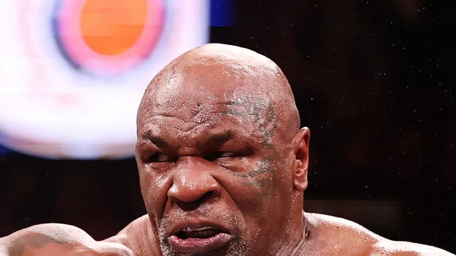 Boxing Legends Tyson, Mayweather Agree to Exhibition Fight in 2026