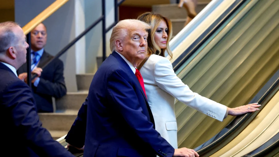 Secret Service Probes Trump's UN Escalator Incident