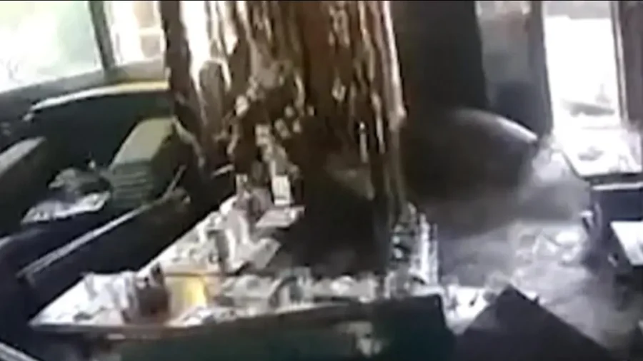Floodwaters Crash Into Hong Kong Restaurant as Typhoon Ragasa Hits