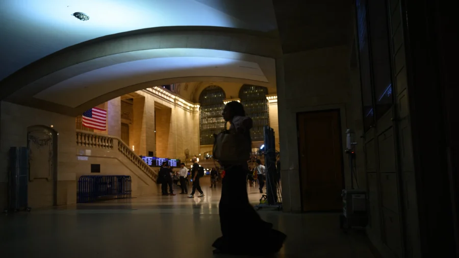 New York's Grand Central Station Suffers Power Outage