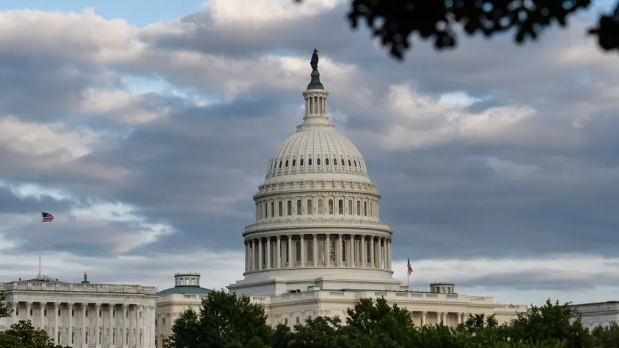 Trump to Meet Congressional Leaders as Shutdown Deadline Looms