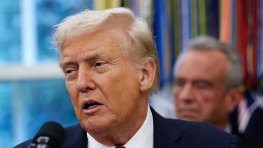 Trump, Budget Chief to Discuss Cuts on Day 2 of Government Shutdown