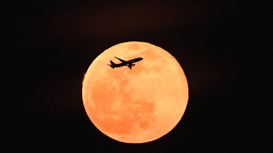 Harvest Supermoon Lights Up Cities Around the World