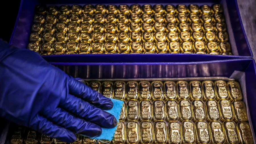 Gold Reaches $4,000 for First Time Ever