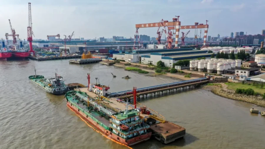 Retired Navy Captain Weighs in on China Showing Support for Venezuela as US Blockades Oil Tankers