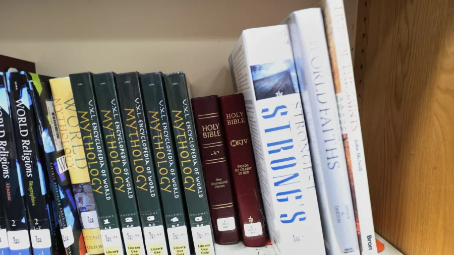 Oklahoma Reverses Course on Requiring Bibles in Classrooms After Leadership