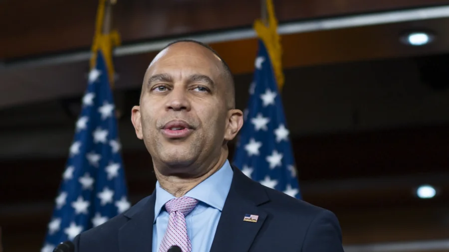 House Democratic Leader Jeffries Holds Press Briefing (Oct. 17)