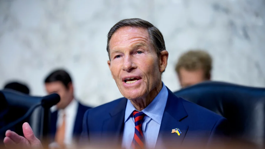 Congressional Democrats Push to Block Strikes on Cartels