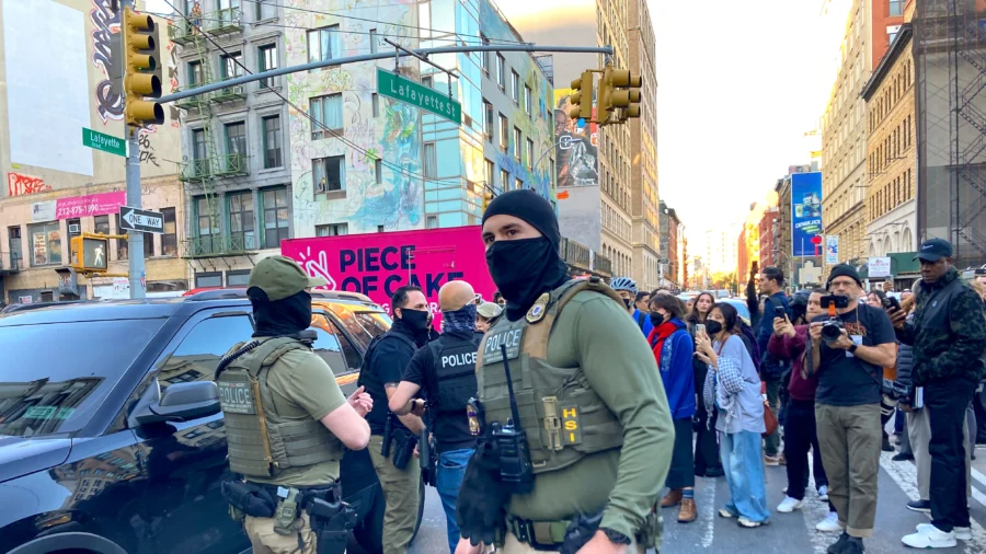 ICE Agents Arrest 9 Illegal Immigrants in NYC Chinatown Operation