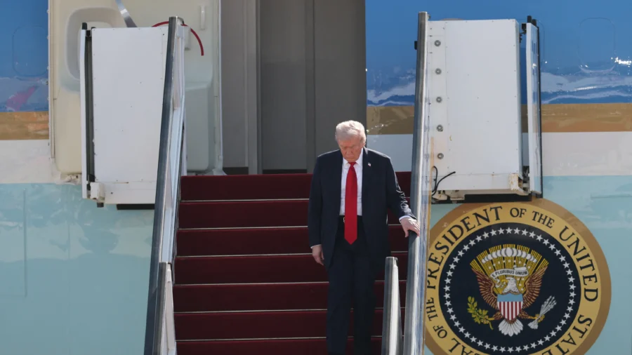 REPLAY: Trump Arrives in Japan After Attending ASEAN Summit