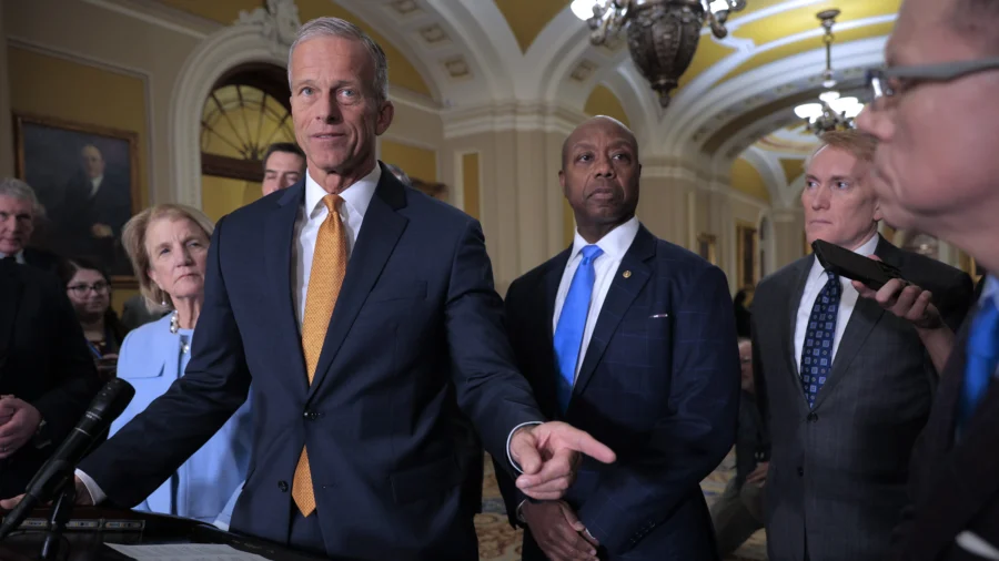 Tempers Flare in Senate as Shutdown Enters Day 30