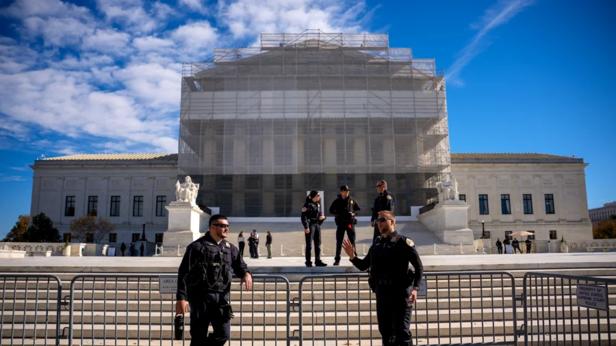 Supreme Court Hears Arguments on 2 Cases Related to Trump's Tariffs
