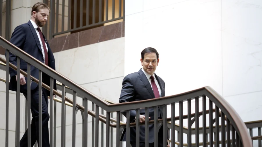 Hegseth, Rubio Brief Lawmakers on Drug Vessel Strikes