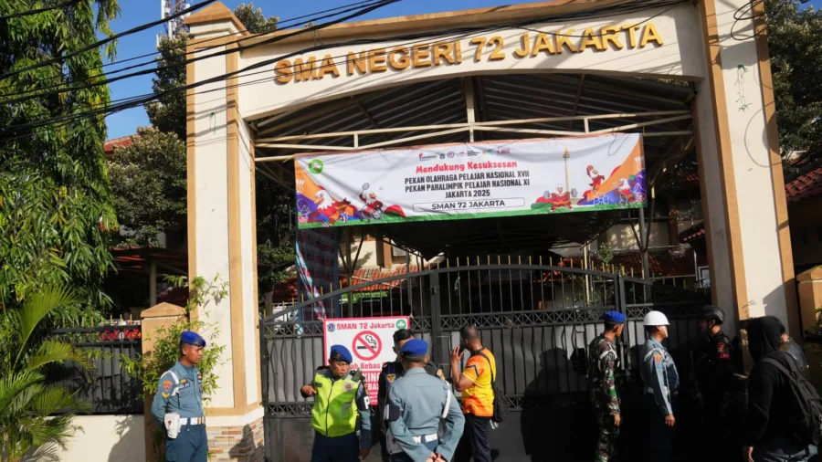Explosions Injure Dozens at Indonesian High School Mosque