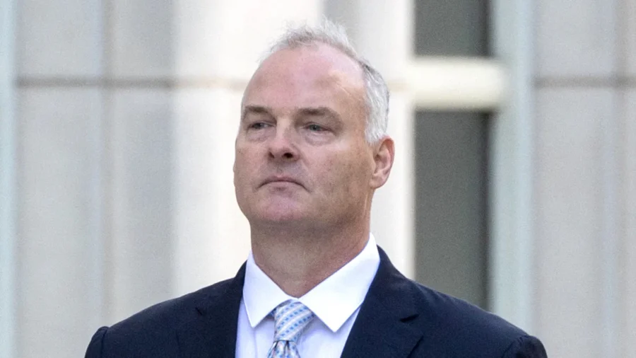 Trump Pardons Ex-Police Sergeant Convicted of Acting as CCP Agent